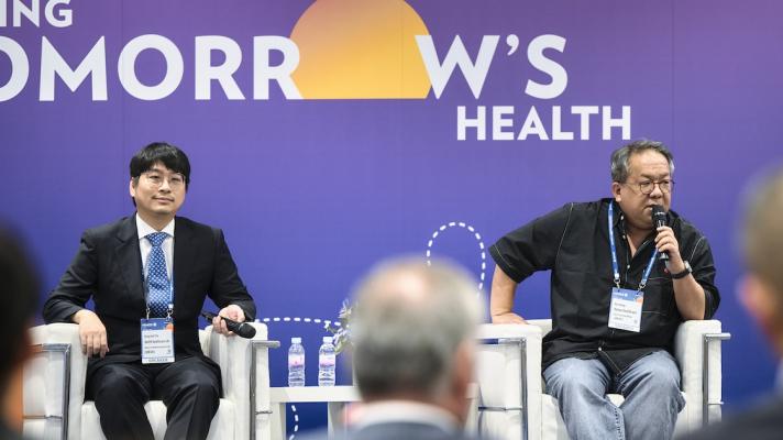 Heads of Kakao Healthcare and NAVER Healthcare Lab at HIMSS24 APAC